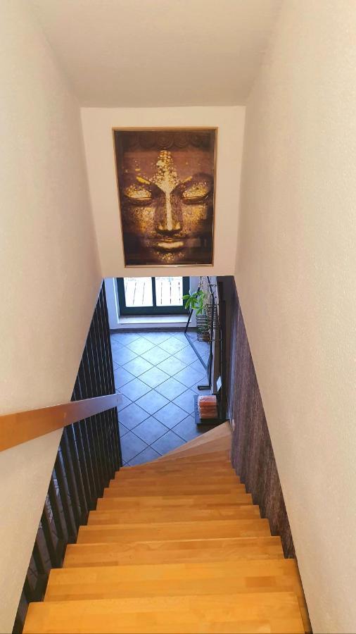 Neustadt-Aussicht - Grosse Wohnung Mit Balkon Dresden Buitenkant foto